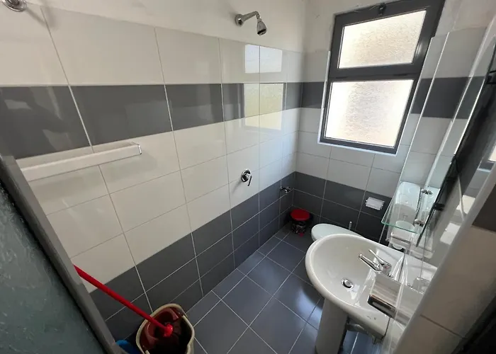 Sar Hotel, Hotel Velipojë